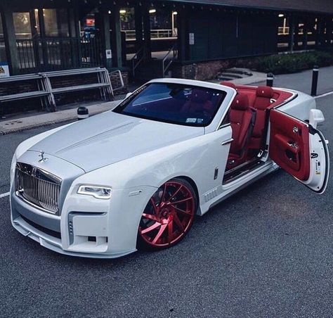 Custom Rolls Royce Wraith convertible Auto Rolls Royce, Rolls Royce Vintage, White Rolls Royce, Rolls Royce Dawn, Luxury Cars Rolls Royce, Rolls Royce Wraith, Top Luxury Cars, Luxurious Cars, Lux Cars