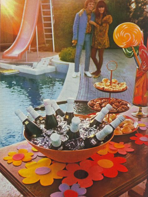 ✿Solo-Vintage✿ Pool Party 70s, Hippy Table Decor, 60s 70s Party, 70s Backyard Party, 60s Garden Party, 60s Table Setting, Food For Groovy Party, 70s Pool Party Theme, 70s Bday Theme