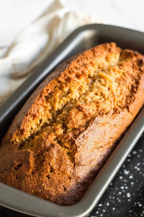 A deliciously moist loaf of gluten-free carrot cake bread that is filled with finely grated carrots, chopped pecans, and has hints of cinnamon and nutmeg. Tastes just like carrot cake, but way healthier without any icing! It's also dairy-free! | Get the recipe at dishbydish.net | carrot bread | gluten-free carrot cake | gluten-free bread recipe | gluten-free bread Carrot Cake Sheet Cake, Cake Recipe Healthy, Carrot Cake Vegan, Gluten Free Carrot Cake Recipe, Carrots Cake, Dairy Free Carrot Cake, Easy Carrot Cake Recipe, Carrot Cake Recipe Homemade, Cake Recipe Homemade