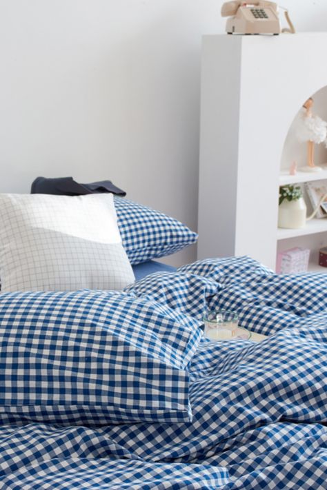 Transform your dorm room or cottage into a serene escape with this stunning gingham bedding set! With its cozy cotton material and eye-catching design, it's the perfect addition to your 2024 trending style. Don't miss out on the opportunity to make your space unforgettable - Grab 20% off your first order! Blue Gingham Bedding, Gingham Bedding, Gingham Sheets, Gingham Quilt, Preppy Bedroom, Preppy Decor, Blue Bedding Sets, Shabby Chic Farmhouse, Dreamy Room