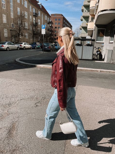 Maroon Jacket Outfit, Maroon Leather Jacket Outfit, Burgundy Leather Jacket Outfit, Leather Jacket Outfit Fall, Red Leather Jacket Outfit, Maroon Leather Jacket, Nyc Winter Outfits, White Sweater Outfit, Burgundy Leather Jacket