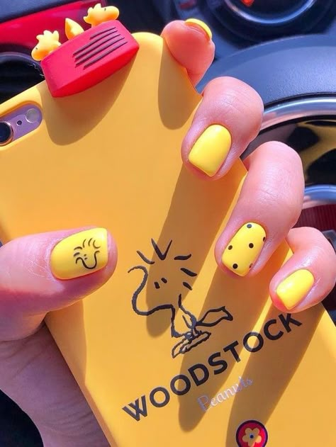 Korean Spring Nails, Mani Designs, Snoopy Nails, Woodstock Peanuts, Makeup Nails Art, Asian Nails, Korean Nails, Simple Acrylic Nails, School Nails