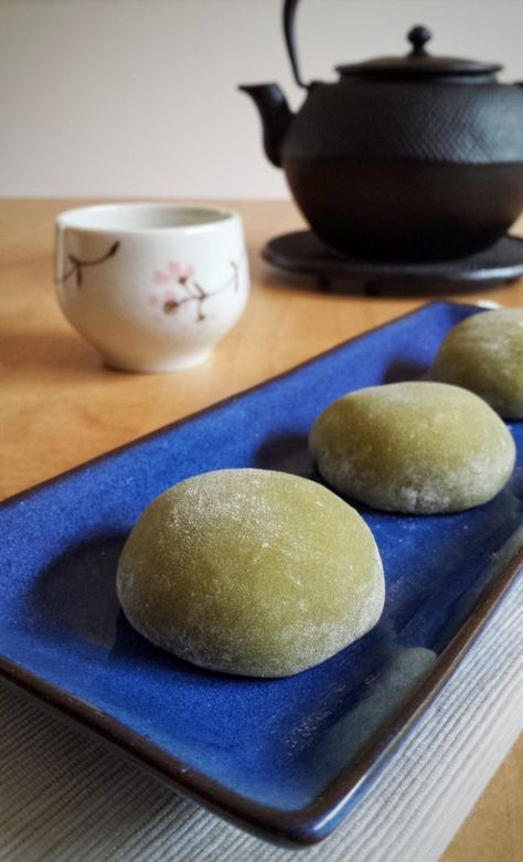 Matcha (Green Tea) Mochi Korean Vegetarian Recipes, Korean Vegetarian, Green Tea Mochi, Matcha Mochi, Sushi Recipes Homemade, Mochi Recipe, Matcha Recipe, Homemade Sushi, Japanese Dessert