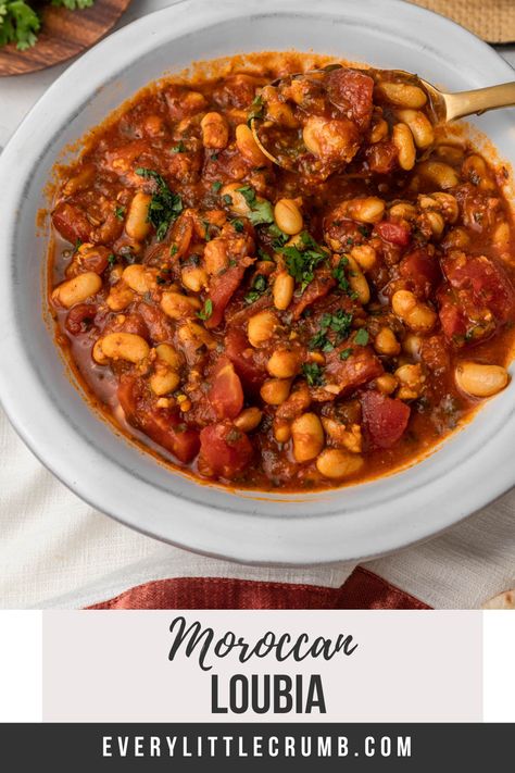 Middle Eastern Okra Stew, Mediterranean Bake, Vegetarian Beef Stew, Stewed Beans, White Bean Stew, White Bean Recipes, Middle Eastern Cuisine, Moroccan Dishes, Vegan Stew