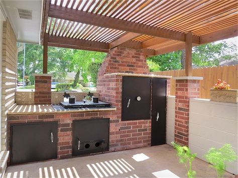 Outdoor Kitchen with Built in Smoker | outdoor kitchen built in 2012 smoker and grill a cool feature place to ... Outdoor Kitchen With Smoker, Smoker Designs, Outdoor Smoker, Brick Bbq, Kitchen Built In, Modular Outdoor Kitchens, Outdoor Kitchen Bars, Outside Room, Trendy Diy