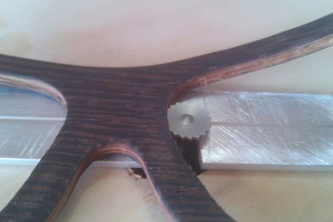 Wooden Eyeglass Frames, Wood Glasses Frames, Wooden Clutch, Diy Sunglasses, Wooden Eyewear, Mens Eye Glasses, Wooden Glasses, Sunglasses Design, Funky Glasses