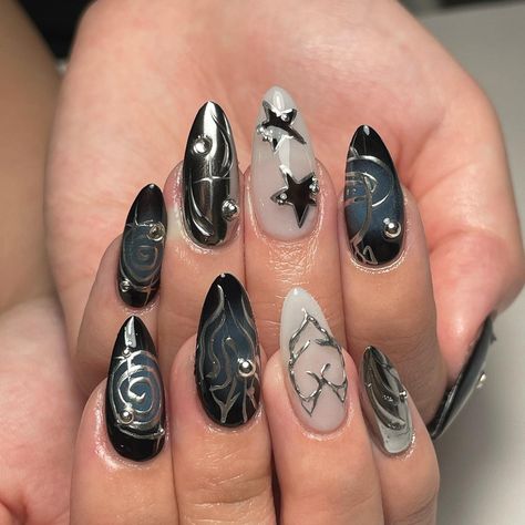 🫶🏼 Enhypen Acrylic Nails, Tim Burton Inspired Nails, Corpse Bride Inspired Nails, The Corpse Bride Nails, Marceline Nails, Corpse Bride Nail Art, Tim Burton Nail Art, Stray Kids Inspired Nails, Tim Burton Nails