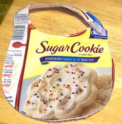 Clever idea. I love reusing what would otherwise be trash! Sugar Cookie Mix Recipes, Betty Crocker Sugar Cookie Recipe, Cookie Mix Recipes, Betty Crocker Sugar Cookie, Betty Crocker Sugar Cookie Mix, Betty Crocker Cookie Mix, Betty Crocker Cookies, Betty Crocker Sugar Cookies, Pizza Sugar Cookie