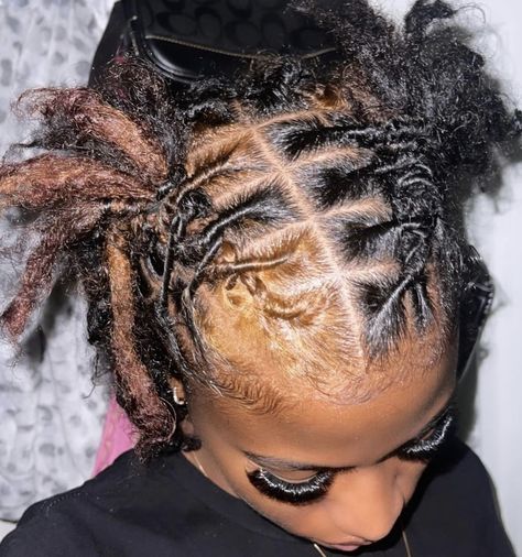 Retwist Locs Style Women, Best Braid Styles, Short Dreadlocks Styles, Dreads Styles For Women, Dreadlock Hairstyles For Men, Short Locs Hairstyles, Dreadlock Style, Dreadlock Styles, Dyed Hair Inspiration