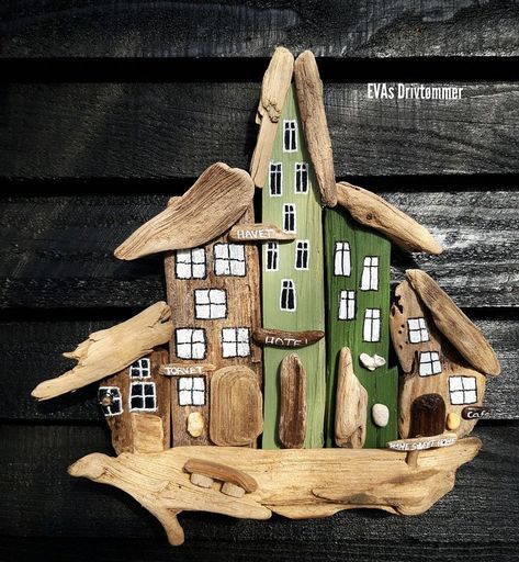 Driftwood Crafts Diy, Driftwood Art Ideas, Diy Driftwood Projects, Driftwood Village, Driftwood Painting, Driftwood Houses, Driftwood Diy, Driftwood Art Diy, Painted Driftwood