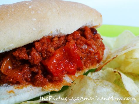 Mom's Amazing Chouriço & Peppers (Chouriço com Pimenta) - the portuguese american mom Week Night Meals, Lunch At Work, Pepper Sandwich, Portuguese Style, American Mom, Peppers Recipes, Portuguese Recipes, Crock Pot Cooking, Recipe For Mom