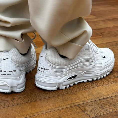 In-Depth Look At The Comme des Garçons HOMME x Nike Air Max TL 2.5 Nike X Comme Des Garcons, Nike Comme Des Garcons, Born In Blood Mafia Chronicles, Fall Winter Runway, 2024 Shoes, Nike Air Max 2, Air Max Day, Pretty Shoes Sneakers, Black Men Street Fashion