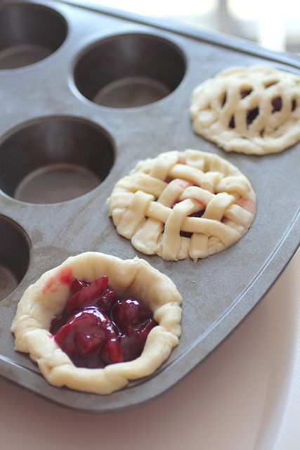 Make mini pies using a muffin pan! So cute! Would be perfect individual desserts for the holiays:) Mini Cherry Pies, Cherry Pies, Spring Picnic, Slow Cooker Desserts, Individual Desserts, Mini Pies, Picnic Food, Tiny Food, Picnic Foods