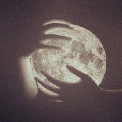 Forget about Facebook, Twitter, Instagram, you want to know a person check out their Pinterest via Wanda Lopez ~ a wise woman indeed! Foto Tips, Beautiful Moon, Moon Child, Pics Art, Creepers, Moon Phases, Stars And Moon, Chester, Full Moon