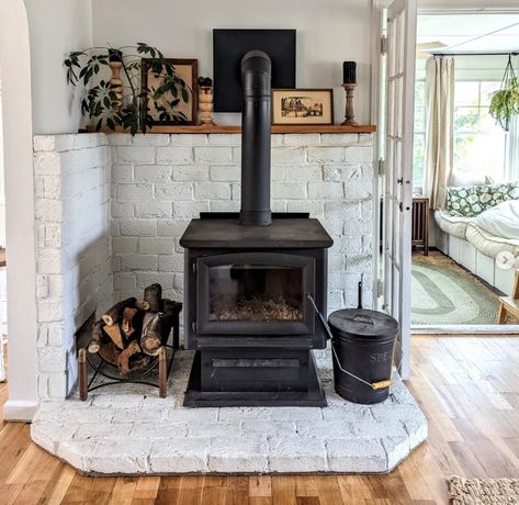 12 Beautiful Corner Wood Stove Ideas for Your Home - Aesther Living Berm House, Wood Burning Stove Corner, Corner Wood Stove, Wood Stove Surround, Condo Makeover, Stove Decor, Wood Stove Hearth, Wood Burning Stoves Living Room, Stove Ideas