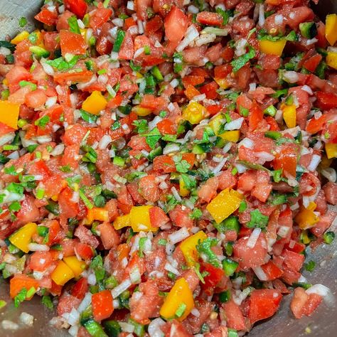 How to Make Freezer Salsa - Tomatoes Salsa Recipe With Fresh Tomatoes For Freezing, Salsa Freezer Recipe, Freezing Tomatoes For Salsa, How To Freeze Stewed Tomatoes, Freezing Salsa How To, Salsa To Freeze, Can You Freeze Salsa, Freezer Salsa Recipe With Fresh Tomatoes, Freezer Salsa Recipe