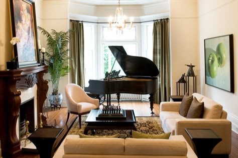 i really would like a grand piano in my home Piano Room Design, Grand Piano Living Room, Grand Piano Room, Long Living Room Layout, Piano Room Decor, Piano Living Rooms, Large Living Room Layout, Home Music Rooms, Baby Grand Piano