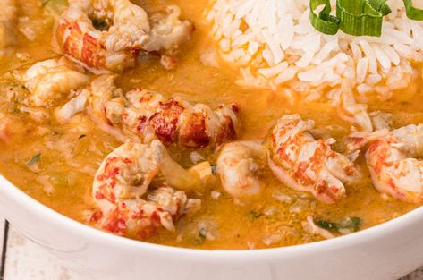 This crawfish etouffee recipe is a southern tradition! Straight out of New Orleans, it's a traditional Cajun recipe, full of flavor and super easy/quick to make! Frank Davis Recipes New Orleans, Cajun Seafood Recipes, How To Cook Crawfish, Crawfish Etouffee Recipe, Crawfish Boil Recipe, Crawfish Bread, Etouffee Recipe, Crawfish Recipes, Cajun Crawfish