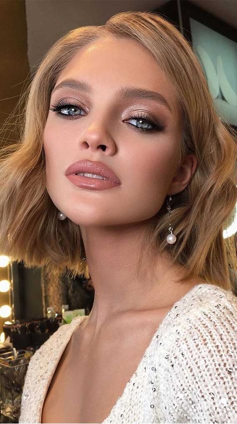 75 Wedding Makeup Ideas To Suit Every Bride Model Makeup Natural, Neutral Makeup Look, Wedding Hairstyles And Makeup, Bridal Makeup Natural, Wedding Day Makeup, Neutral Makeup, Wedding Makeup Looks, Braut Make-up, Bridal Makeup Looks