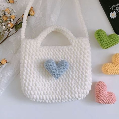 Crochet Coin Purse, Crochet Purse Pattern Free, Crochet Shoulder Bags, Mode Crochet, Kraf Diy, Crochet Business, Buku Skrap, Kawaii Crochet, Pola Sulam