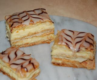 Amazing Dessert Recipes, Napoleon Pastry, Napoleon Dessert, Napoleons Recipe, Napoleon Cake, Classic French Desserts, Puff Pastry Desserts, Dessert Simple, Frozen Puff Pastry