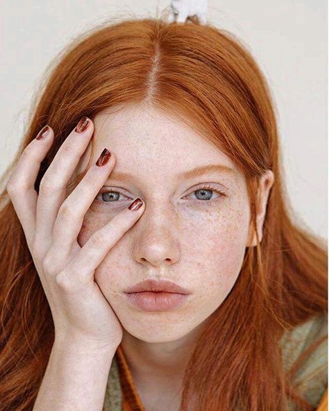 Beautiful Red Hair Color, Red Hair Freckles, Red Hair Blue Eyes, Women With Freckles, Beautiful Freckles, Freckles Girl, Red Haired Beauty, Red Hair Woman, Ginger Hair Color