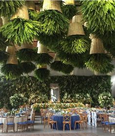 Roof Plants, Natural Interior Design, Restaurant Vintage, Decoration Restaurant, Deco Nature, Vintage Restaurant, Natural Interior, Modern Restaurant, Restaurant New York