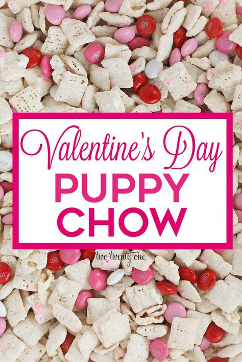 Valentine's Day Puppy Chow Puppy Chow Ingredients, Puppy Chow Chex Mix Recipe, Chex Mix Puppy Chow, Valentine Strawberries, Valentines Snacks, Puppy Chow Recipes, Strawberry Cake Mix, Chex Mix Recipes, Valentine's Ideas