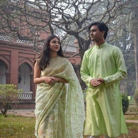 Indian Couple Outfits Matching, Indian Couple Outfits, Navya Core, Sisters Photography Poses, Couple Edits, Couple Outfits Matching, Sisters Photography, Romantic Photo, Sister Photography