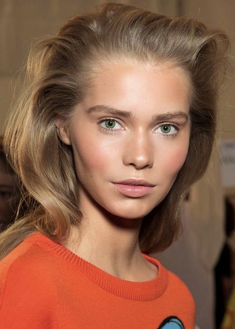 Elnett Hairspray, Contrast Makeup, Light Balayage, Blonde Honey, 2015 Hair, Bombshell Makeup, Fall Makeup Trend, Beige Blond, Makeup Tip