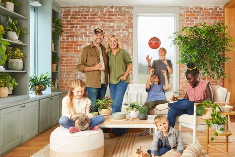 Dave and Jenny Marrs Balance Family, Fame, and Farm Life Dave And Jenny Marrs, Jenny Marrs, Better Homes And Gardens Magazine, Wicker Dining Chairs, Interior Decorating Styles, Better Homes And Garden, Farms Living, Homes And Gardens, Hoppy Easter