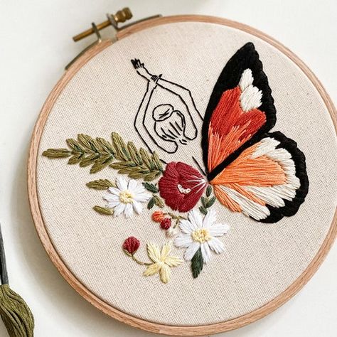 Autumn Embroidery, Hand Embroidery Patterns Free, How To Stitch, Simple Hand Embroidery Patterns, Beginner Embroidery, Crewel Embroidery Kits, Hand Embroidery Kits, Diy Embroidery Designs, Hand Embroidery Patterns Flowers