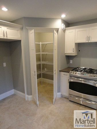 This in the corner of the kitchen as a pantry? Corner Pantries, Kitchen Corner Pantry, Corner Pantry Ideas, Corner Pantry Cabinet, Pantry Layout, Hidden Pantry, Corner Kitchen Cabinet, Fall City, Corner Pantry