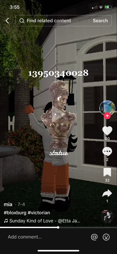 Bloxburg Statue Decal Codes, French Chateau Bloxburg, Bloxburg Statue Decal, Bloxburg Statue, Victorian Decals Bloxburg, Victorian Bloxburg, Roblox Decor, Bloxburg Castle, Bloxburg Realistic