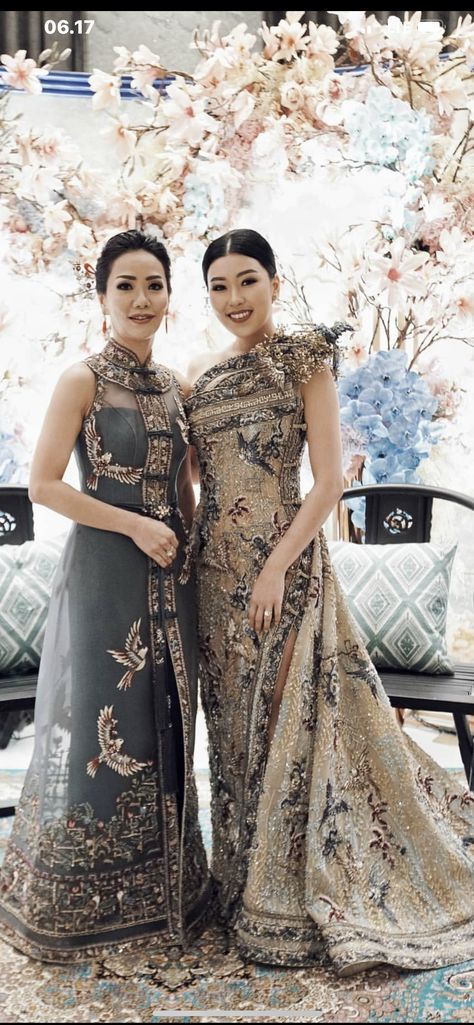 Chipao Dress Chinese Style, Baju Imlek Chinese Dresses, Sangjit Cheongsam, Qipao Dress Modern Chinese Style, Tingjing Dress, Sangjit Dress Modern, Cheongsam Sangjit, Chinese Inspired Dress, Sangjit Dress