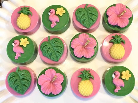 Pineapple Chocolate, 3d Leaves, Pink Flamingo Party, Tropical Birthday Party, Flamingo Cake, Flamingo Birthday Party, Luau Theme Party, Hawaiian Luau Party, Hawaiian Birthday Party