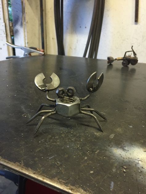 Small Metal Projects Simple, Welding Sculptures Ideas, Basic Welding Projects, Welding Project Ideas, Simple Metal Projects, Cute Welding Projects, Nut And Bolt Art, Things To Weld, Beginner Welding Projects