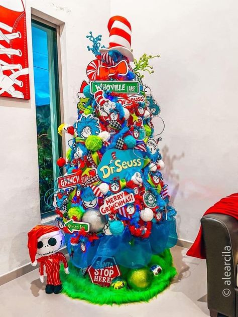 Dr Suess Christmas Decorations, Dr Seuss Christmas Tree, Baby Shark Christmas, Peacock Christmas Tree, Dr. Seuss, Candy Christmas Tree, Grinch Christmas Tree, Christmas Trees For Kids, Tree Theme