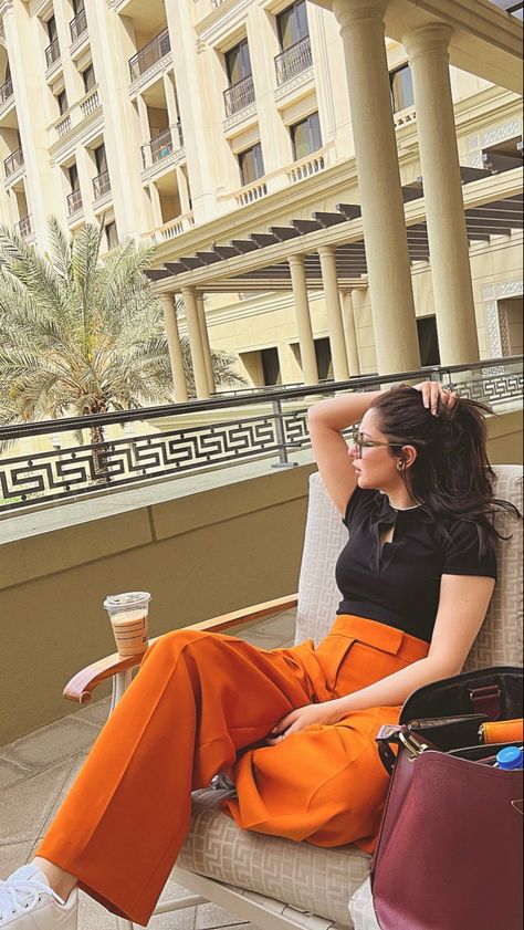 Hania Amir In Western Dress, Hania Amir Western Outfits, Hania Amir Casual Outfits, Hania Amir Instagram, Hania Amir Dresses, Haina Amir, Haniya Amir, Azerbaijan Travel, Casual Classy Outfits