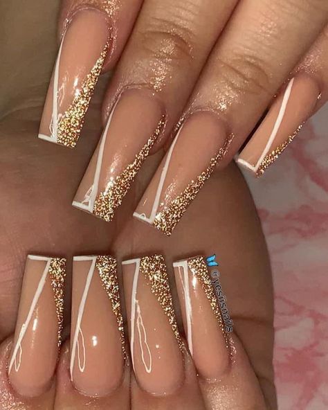 Gold Nail Design Square, Bridesmaid Nails Acrylic Coffin, Bridesmaid Nails Long, Gold Nails Design Short, Red And Gold Sparkle Nails, Bridesmaid Nails Gold, French Tip With Gold Nails, Gold French Tip Nails Coffin, French Tip Acrylic Nails Gold