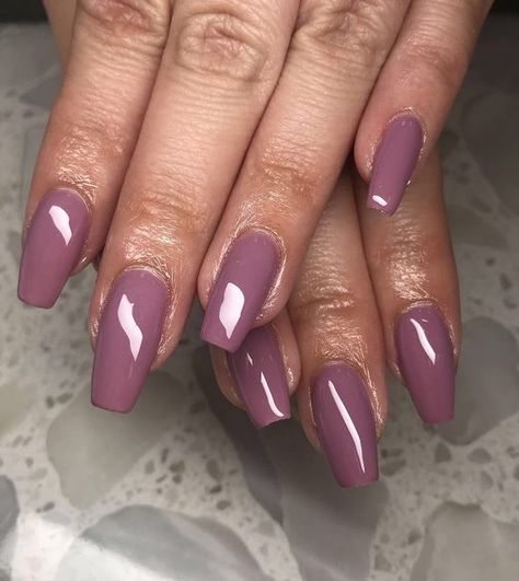 Cosmic Daddy on Instagram: "These are her natural nails! Antique purple by DND #489 . . . #zennails #anitagetmynailsdone #bostonnails #tewksbury #tewksburynails #nailartoftheday #nailartlove #nailsinstagram #nailswag #nails #dndgelpolish #dnd #antiquepurple #coffin #naturalnails #gelnails" Dnd 489 Antique Purple, Dnd Polish Colors, Dnd Purple, Dnd Polish, Nails Dnd, Dnd Gel Polish, Purple Mauve, Long Acrylic, Purple Nails