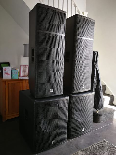 PA Systems for bands Dj's and festivals - factory Direct Pricing.. Sound Box Design, Sound System Design, Dj Box, Best Sound System, Diy Subwoofer, Music Mixer, Home Theater Speaker System, Home Theater Sound System, Pro Audio Speakers