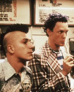 Slc Punk, Matthew Lillard, River Rocks, Gender Envy, Movie Fashion, Foto Inspiration, Punk Fashion, Punk Rock, Movies Showing