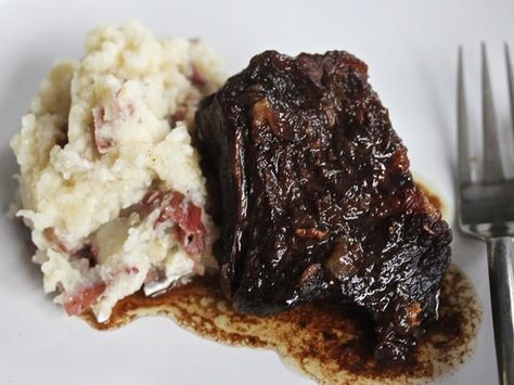 Short Ribs Recipe Without Wine, Balsamic And Brown Sugar Short Ribs, Beef Short Ribs No Wine, Kalbi Beef Short Ribs, How To Braise Short Ribs, Garlic Mashed Potatoes Recipe, Boneless Short Ribs, Creamed Beef, Cheesy Grits