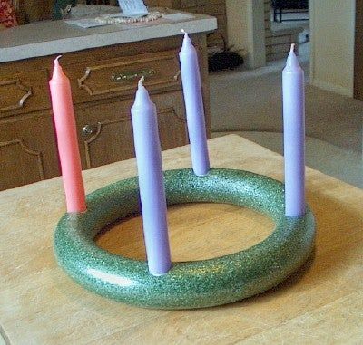 Advent Centerpiece Ideas, Advent Wreath Craft For Kids, Kids Advent Wreath, Homemade Advent Wreath, Diy Advent Wreath, Advent Wreath Diy, Advent Wreath Candles, Advent Wreaths, Advent Candle Holder