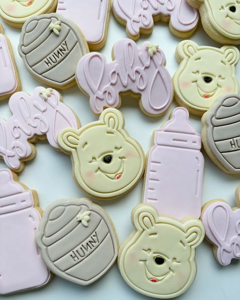 Winnie the Pooh set In pink is giving CUTE VIBES ✨🍯 . . . . . . . #christopherrobin #winniethepooh #winniethepoohquotes #winniethepoohmemes #winniethepoohcookies #melbournebakes #melbournefoodie #melbournefood #melbeats #smallbusinesssupport #smallbuinsessowner #businessmums Honey Pot Winnie The Pooh, Winnie The Pooh Cookies, Winnie The Pooh Memes, Pooh Cookies, Winnie The Pooh Face, Vanilla Sugar Cookie, Custard Powder, Winnie The Pooh Quotes, Halloween And Christmas