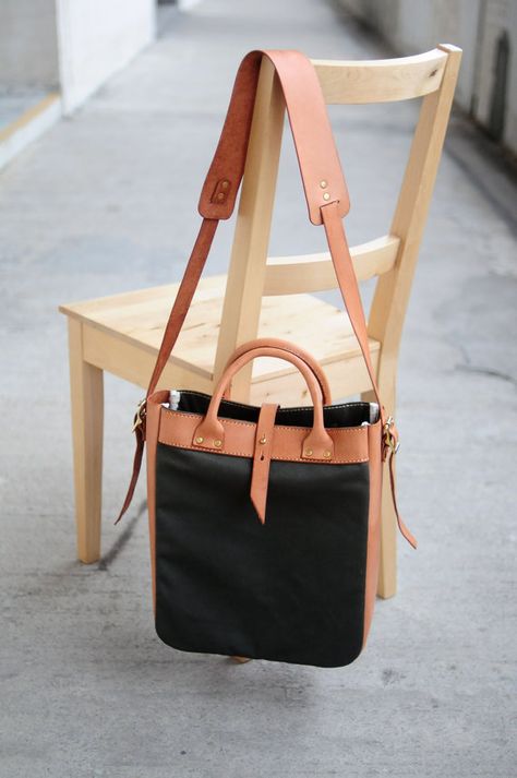 Tote Bag Summer, Canvas Leather Tote Bag, Canvas Leather Tote, Canvas Leather Bag, Diy Leather Bag, Leather And Canvas, Bag Summer, Leather Projects, Leather Gifts