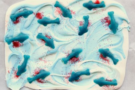 Shark Bark, Sharknado Party, Halloween Candy Bark, Bark Candy, Shark Themed Party, Candy Bark, Kid Friendly Snack, Almond Bark, Beautiful Desserts