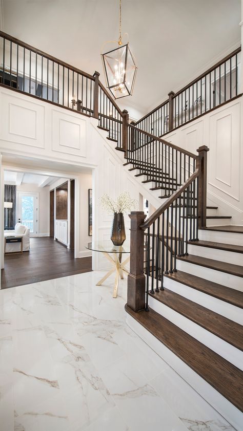 #InteriorInspo Entrance Stairs, Apartment Entrance, Asma Kat, Staircase Remodel, Staircase Makeover, Lan Can, Marble Flooring, Foyer Design, House Interior Design