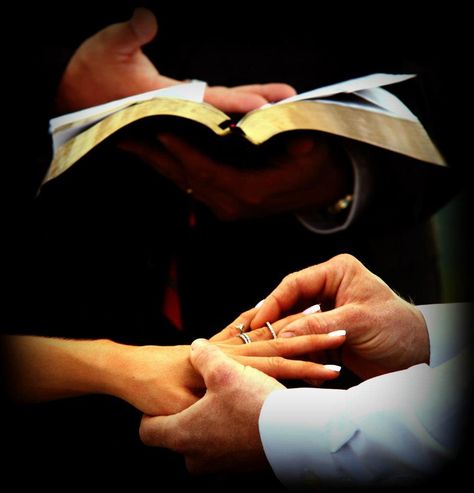 Close up wedding photo of the rings and the Bible. I loved it. Bible Wedding Photos, Bible Wedding, Marriage Ring, Bible Images, Extreme Close Up, Christian Wedding, Up Wedding, Wedding Picture, Photo Wedding